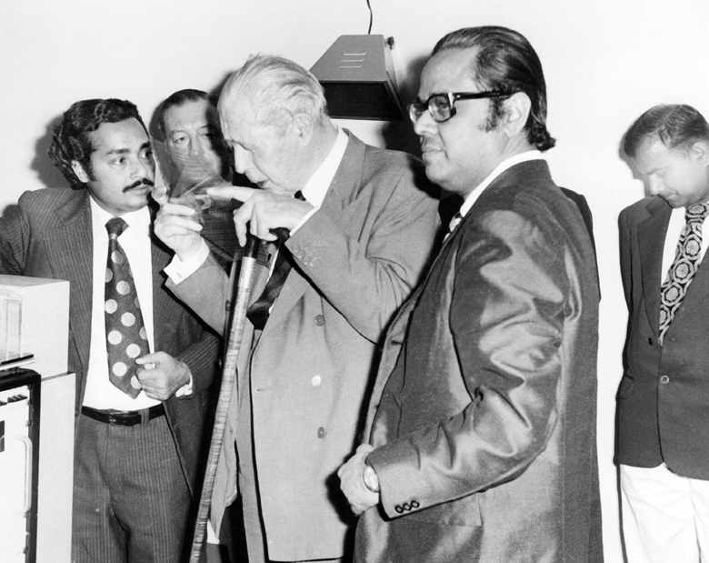 MCAbraham-Macmillan5 Mr. Abraham felicitating Sir Harold Macmillan,2